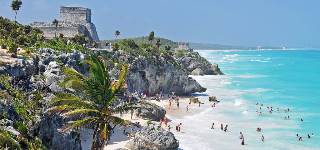Visit to the archaeological site of Tulum and beach